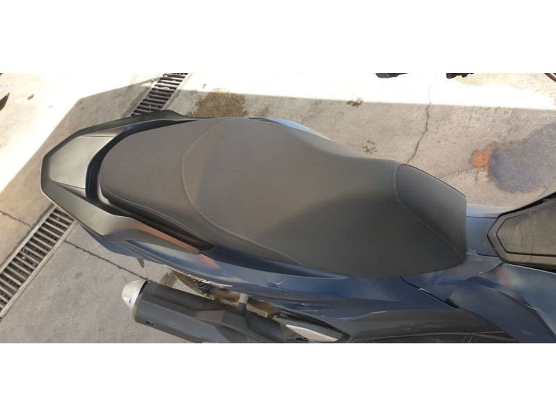 Recambio de asiento delantero para honda pcx 125 referencia OEM IAM 77200K1ZJ10ZC  