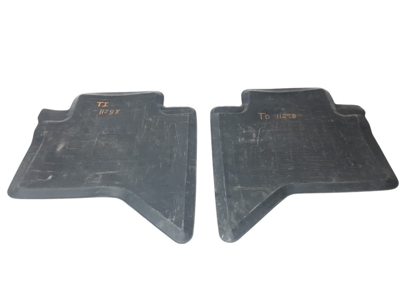 Recambio de juego alfombrillas para toyota hilux (kun) referencia OEM IAM PW2100K000  
