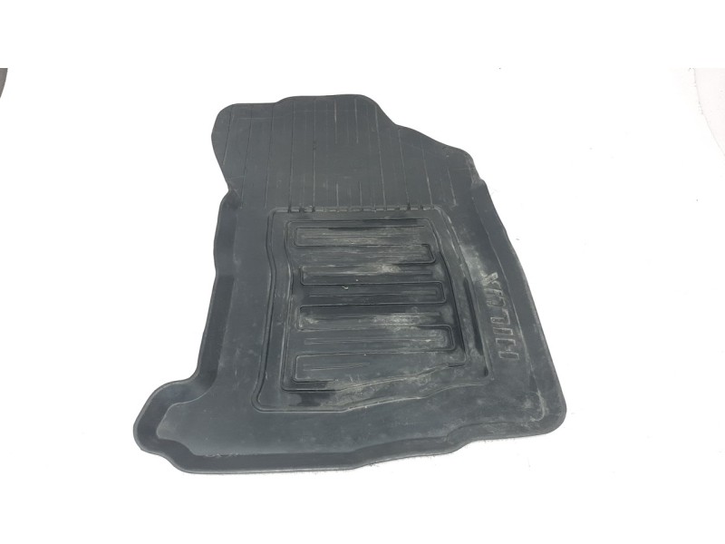 Recambio de juego alfombrillas para toyota hilux (kun) referencia OEM IAM PW2100K000  