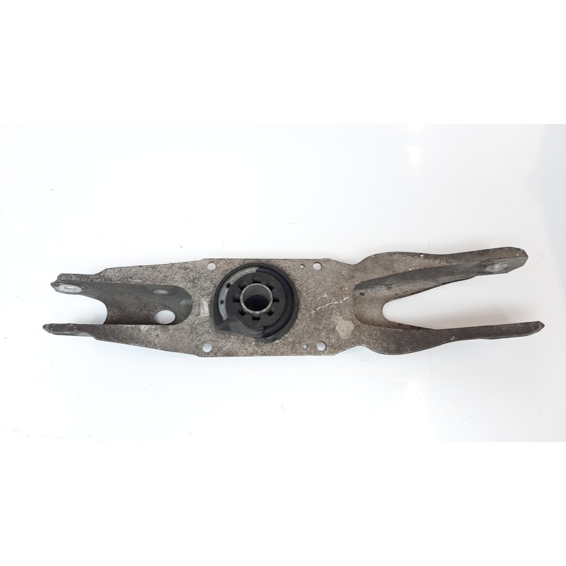 Recambio de brazo suspension inferior trasero izquierdo para mercedes-benz clase a (w176) 2.1 cdi cat referencia OEM IAM A246352