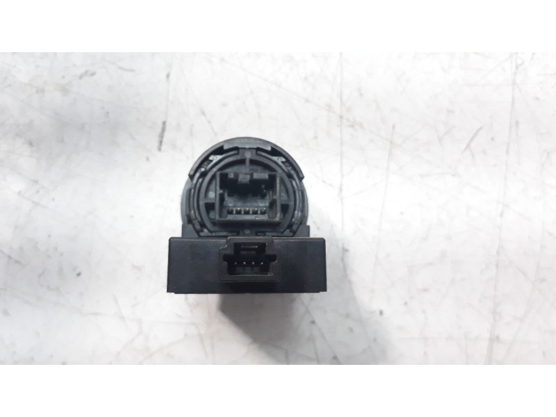 Recambio de conmutador de arranque para nissan navara pick-up (d40m) 2.5 dci diesel cat referencia OEM IAM D8G004KJ0A  