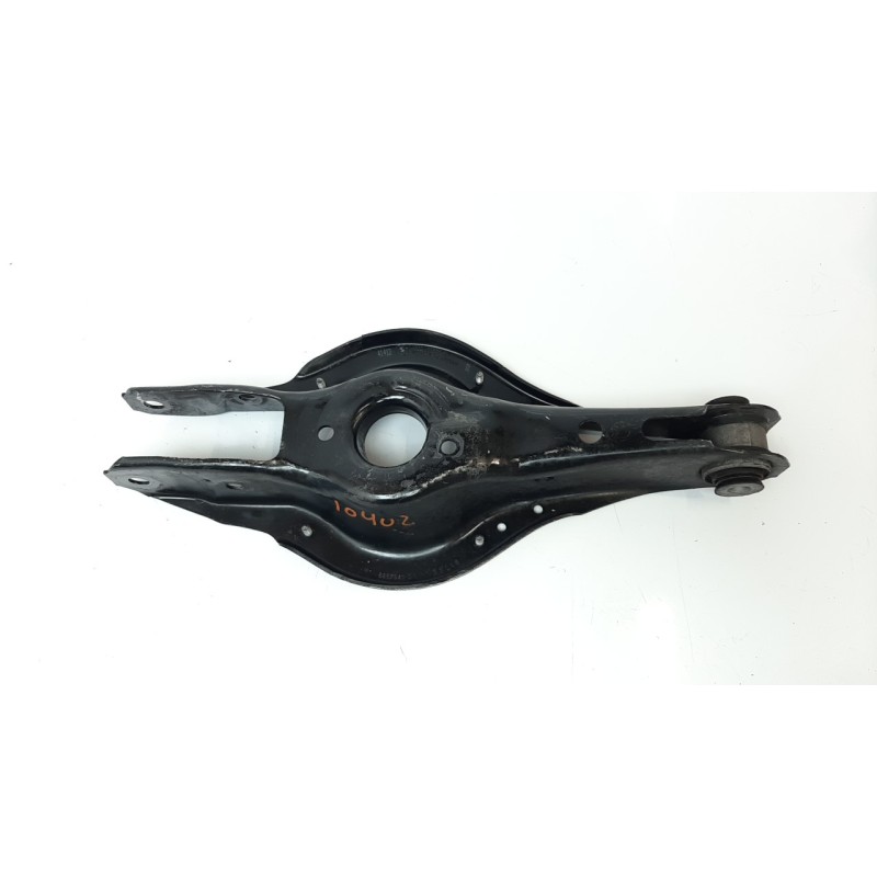 Recambio de brazo suspension inferior trasero derecho para bmw serie 1 lim. (f20) 2.0 turbodiesel referencia OEM IAM 33322467126
