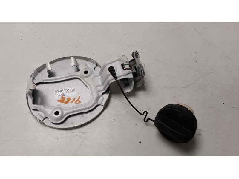 Recambio de tapa exterior combustible para toyota auris active referencia OEM IAM 7720102490  