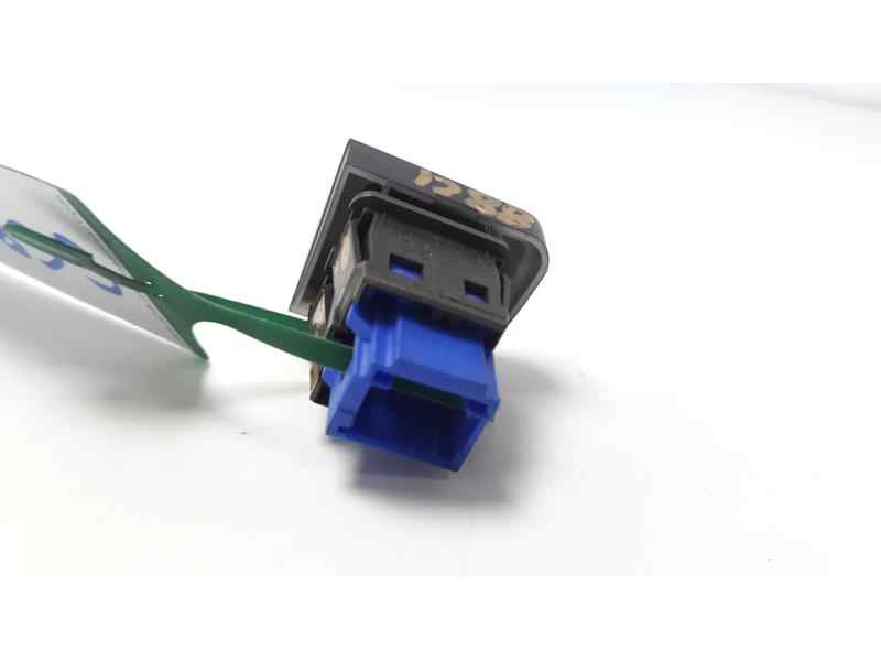 Recambio de warning para peugeot 208 access referencia OEM IAM 96750916ZD  