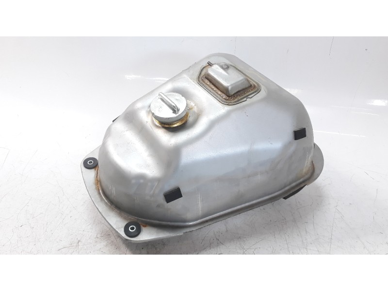Recambio de deposito combustible para honda x-adv referencia OEM IAM 17500MKTD00  