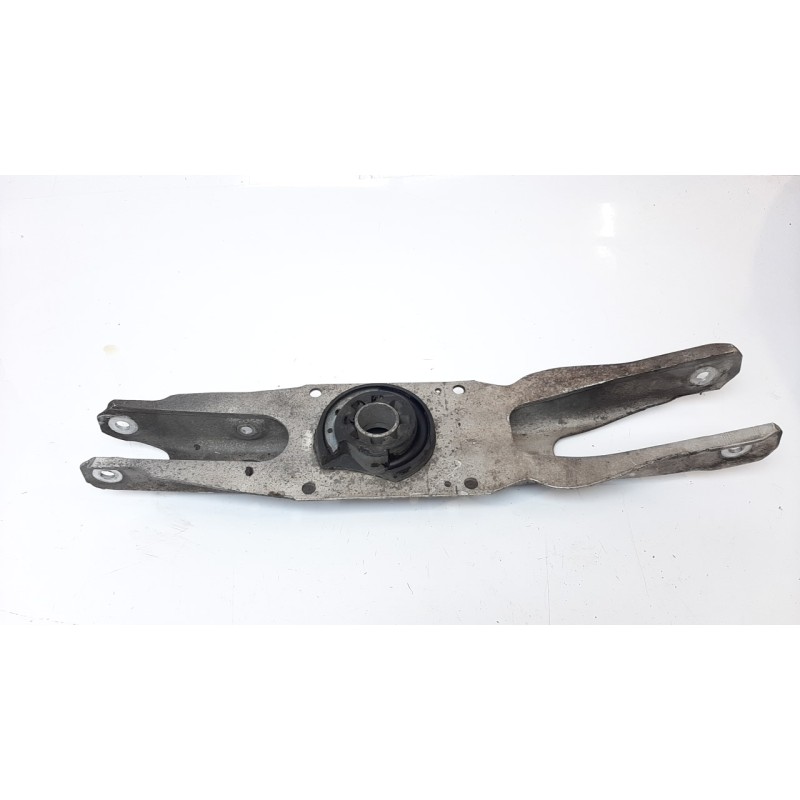 Recambio de brazo suspension inferior trasero izquierdo para mercedes-benz clase a (w176) 2.1 cdi cat referencia OEM IAM A246352