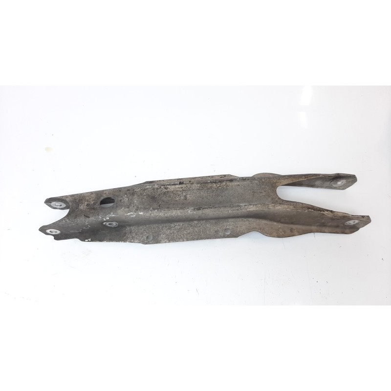 Recambio de brazo suspension inferior trasero izquierdo para mercedes-benz clase a (w176) 2.1 cdi cat referencia OEM IAM A246352