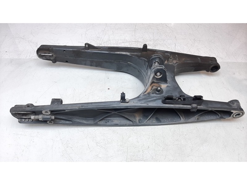 Recambio de basculante para ktm 390 duke 390 duke referencia OEM IAM 28104030044BA  