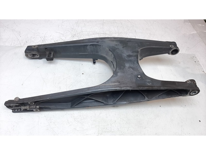 Recambio de basculante para ktm 390 duke 390 duke referencia OEM IAM 28104030044BA  
