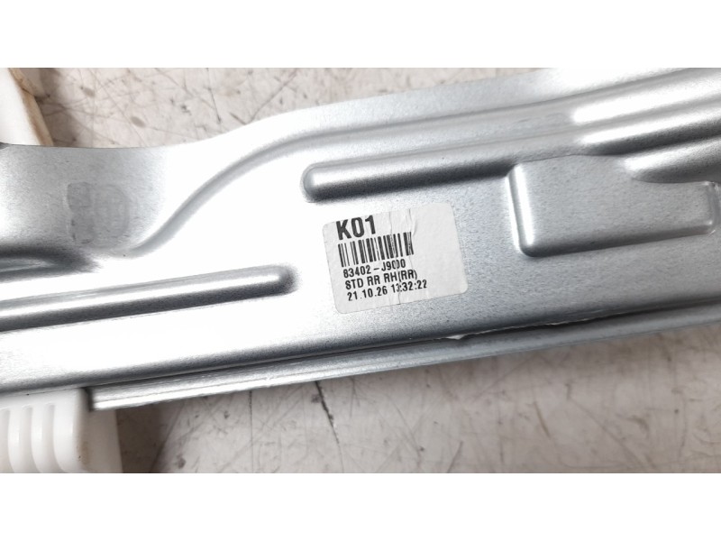 Recambio de elevalunas trasero derecho para hyundai kona 1.0 tgdi cat referencia OEM IAM 83402J9000  