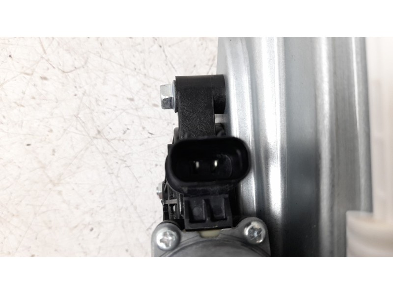 Recambio de elevalunas trasero derecho para hyundai kona 1.0 tgdi cat referencia OEM IAM 83402J9000  