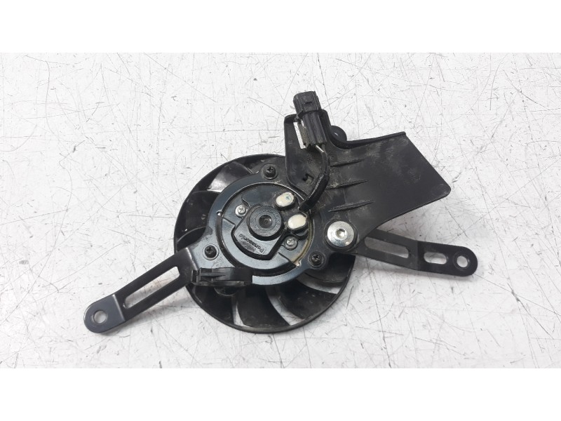 Recambio de electroventilador para honda x-adv referencia OEM IAM 19020KVZ631  