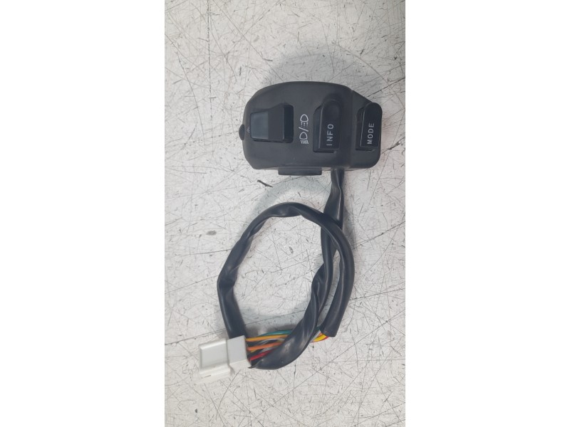 Recambio de piña luces izquierda para seat mo mo referencia OEM IAM PIÑA  