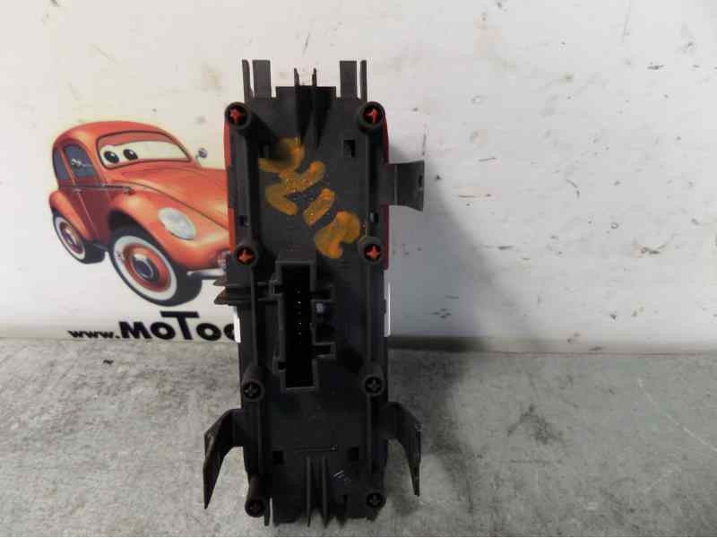 Recambio de warning para renault scenic ii luxe dynamique referencia OEM IAM 8200095493 8200109723 8200107808
