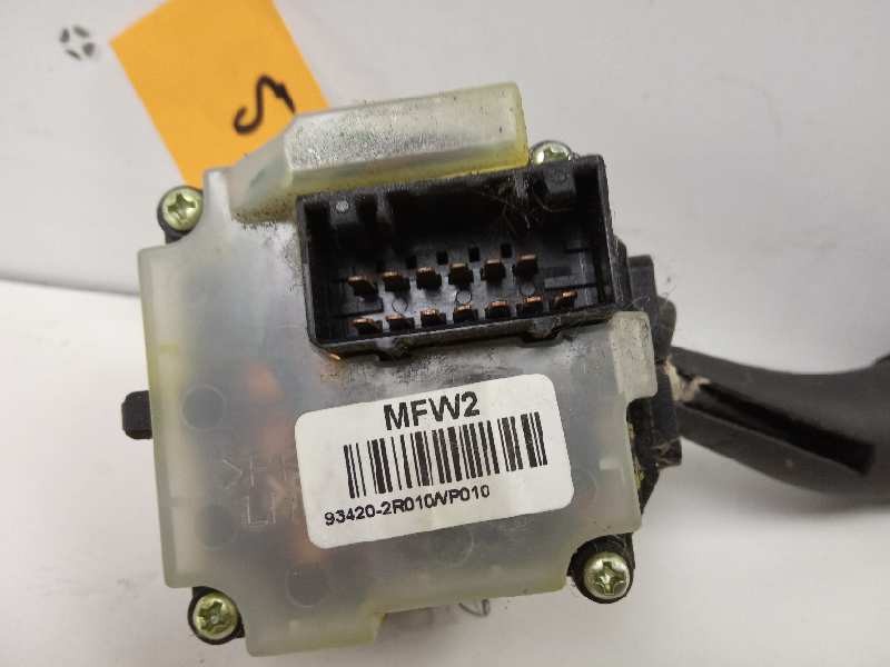 Recambio de mando limpia para hyundai i30 classic gls referencia OEM IAM 934202R010WP010  