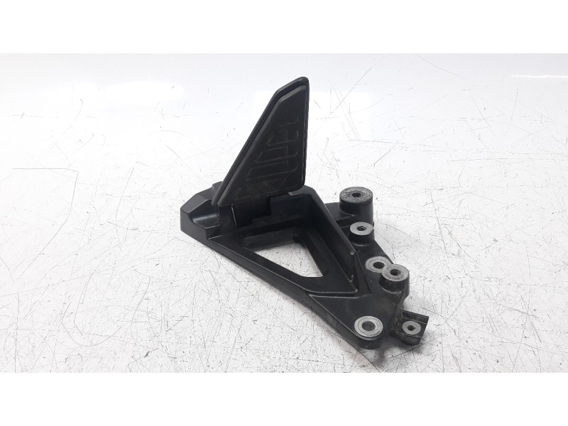 Recambio de estribo para honda x-adv referencia OEM IAM 50711MKTD00ZA  