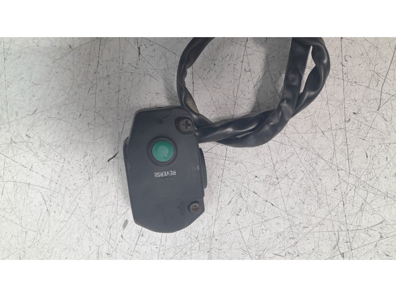 Recambio de piña luces derecha para seat mo mo referencia OEM IAM PIÑA  