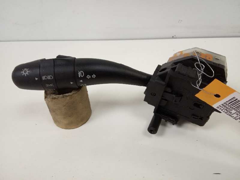 Recambio de mando intermitentes para hyundai i30 classic gls referencia OEM IAM 934102R030  