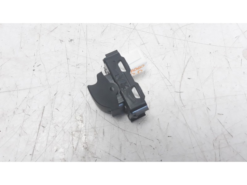Recambio de mando elevalunas delantero derecho para citroen c3 1.2 12v e-thp referencia OEM IAM 96762292ZD  