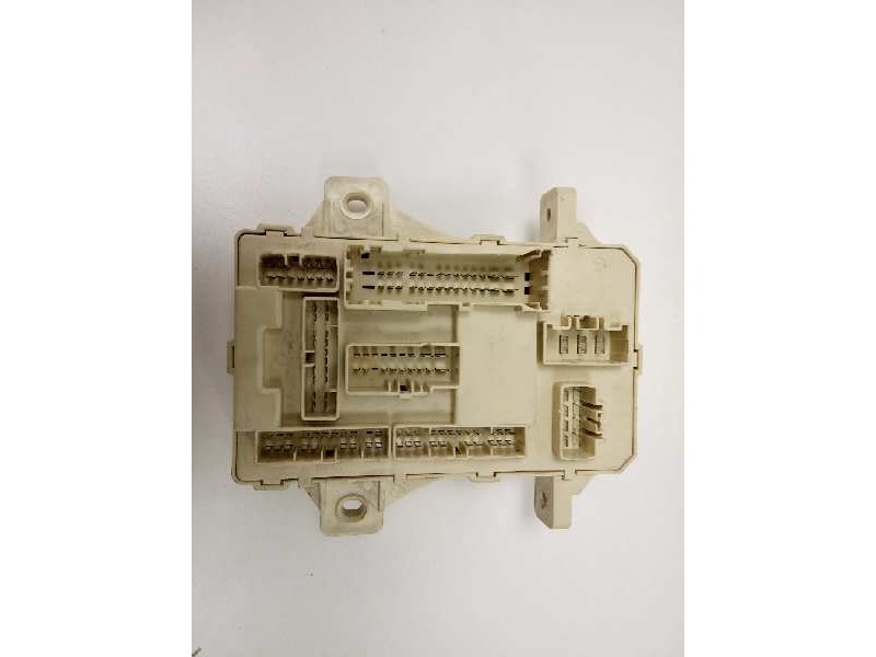 Recambio de caja reles / fusibles para hyundai i30 classic gls referencia OEM IAM 919502H500  