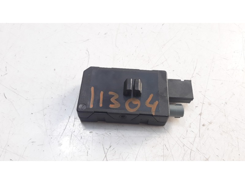 Recambio de antena para citroen c4 picasso 1.2 12v e-thp referencia OEM IAM 9807982580  