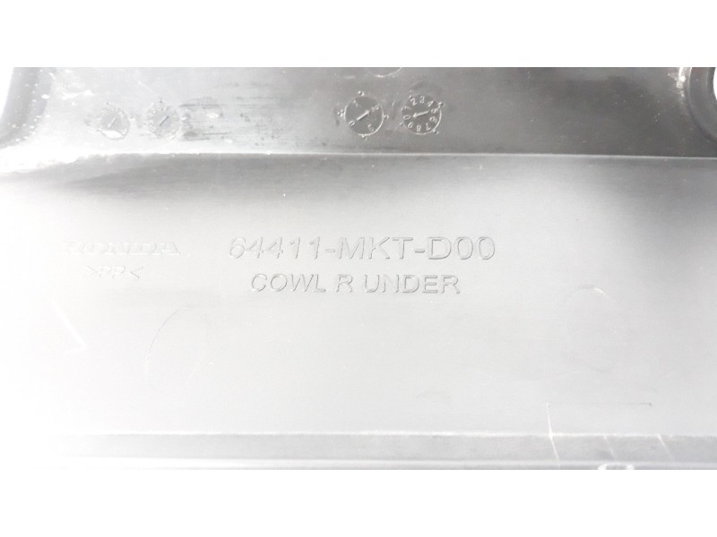 Recambio de moldura para honda x-adv referencia OEM IAM 64411MKTD00  