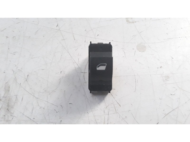 Recambio de mando elevalunas trasero izquierdo para citroen c3 1.2 12v e-thp referencia OEM IAM 96762292ZD  