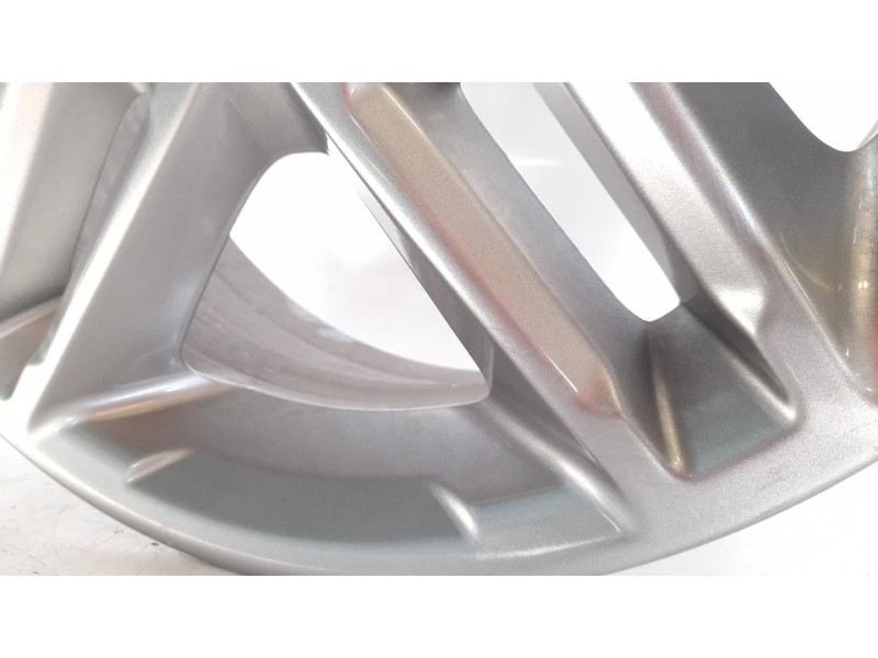 Recambio de llanta para hyundai kona 1.0 tgdi cat referencia OEM IAM 52910J9100  