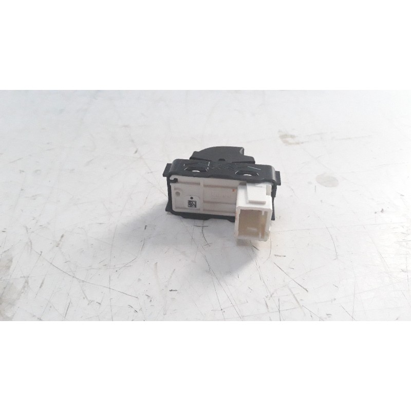 Recambio de mando elevalunas trasero izquierdo para citroen c3 1.2 12v e-thp referencia OEM IAM 96762292ZD  