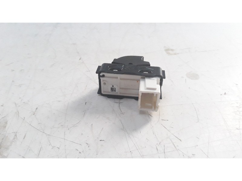 Recambio de mando elevalunas trasero izquierdo para citroen c3 1.2 12v e-thp referencia OEM IAM 96762292ZD  