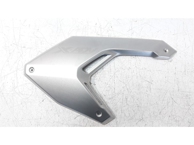 Recambio de moldura para honda x-adv referencia OEM IAM 64620MKTD00  