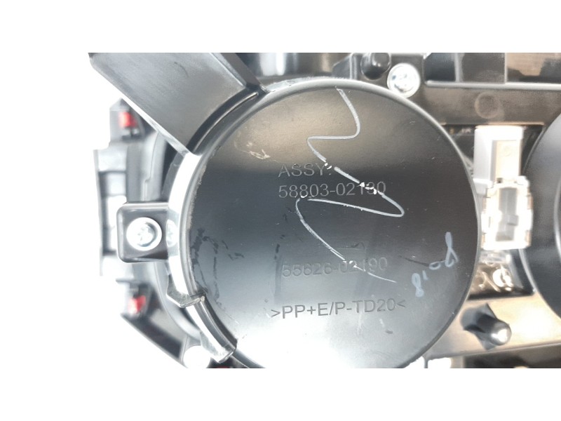 Recambio de moldura para toyota corolla (e21) referencia OEM IAM 5882202440  