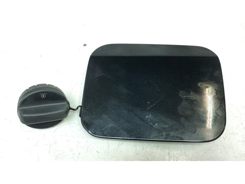 Recambio de tapa exterior combustible para toyota corolla (e21) referencia OEM IAM 7735013080  