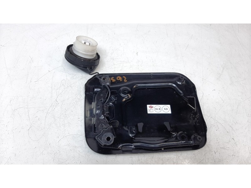 Recambio de tapa exterior combustible para toyota corolla (e21) referencia OEM IAM 7735013080  