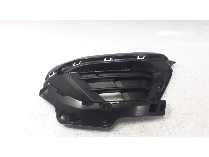 Recambio de rejilla paragolpes izquierda para kia sportage referencia OEM IAM 86563R2010  