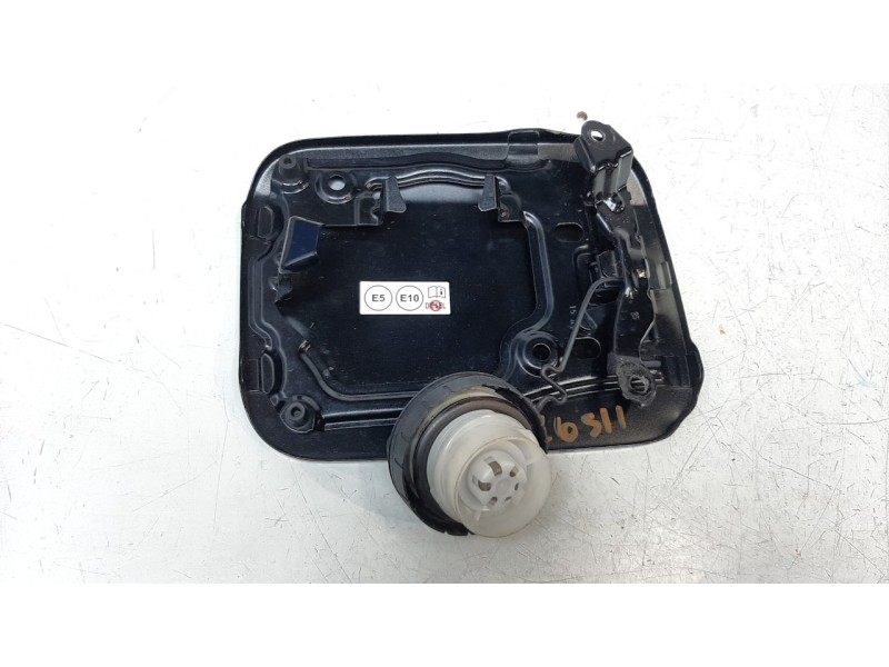 Recambio de tapa exterior combustible para toyota corolla (e21) referencia OEM IAM 7735013080  