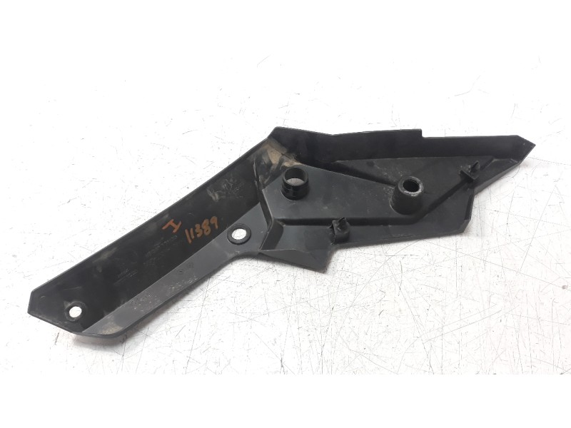 Recambio de moldura para honda x-adv referencia OEM IAM 64461MKTD00  