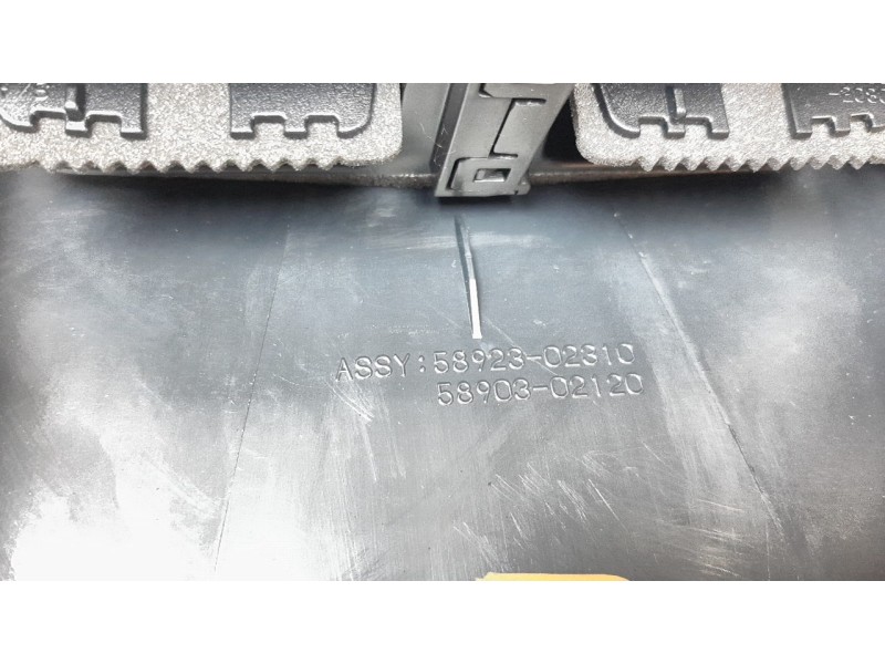 Recambio de rejilla aireadora para toyota corolla (e21) referencia OEM IAM 5892302310 5890302120 