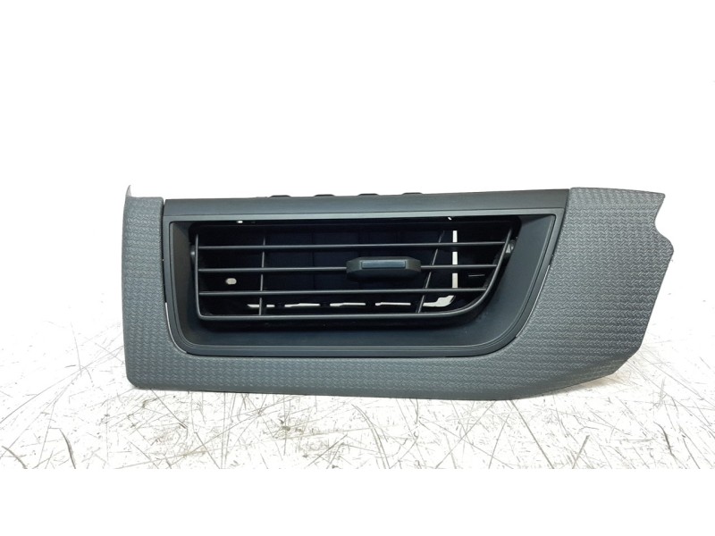 Recambio de aireador izquierdo para renault express advance referencia OEM IAM 687606774R  