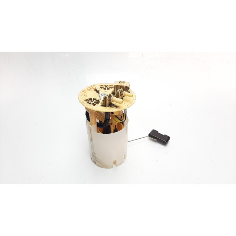 Recambio de bomba combustible para renault megane iv berlina 5p 1.5 dci diesel fap energy referencia OEM IAM 172027799R 05802033