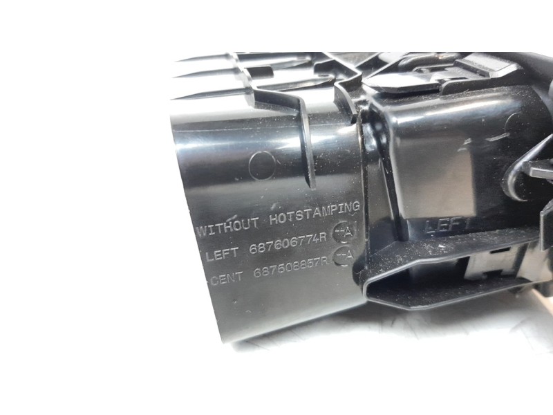 Recambio de aireador izquierdo para renault express advance referencia OEM IAM 687606774R  