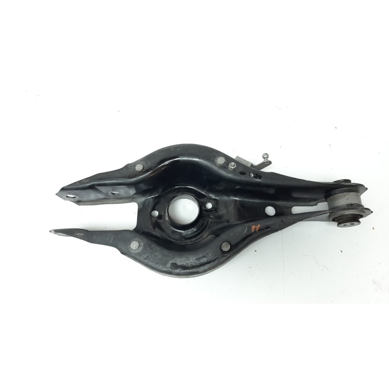 Recambio de brazo suspension inferior trasero izquierdo para bmw serie 1 lim. (f20) 2.0 turbodiesel referencia OEM IAM 333224671
