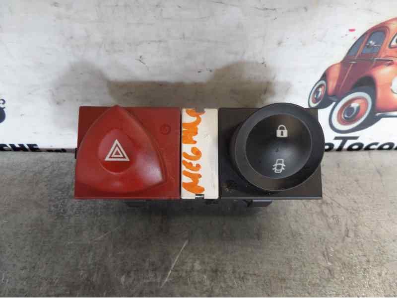 Recambio de warning para renault megane ii berlina 5p confort dynamique referencia OEM IAM 8200095493  