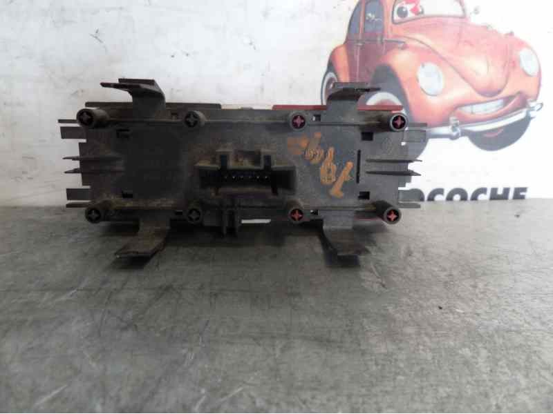 Recambio de warning para renault megane ii berlina 5p confort dynamique referencia OEM IAM 8200095493  