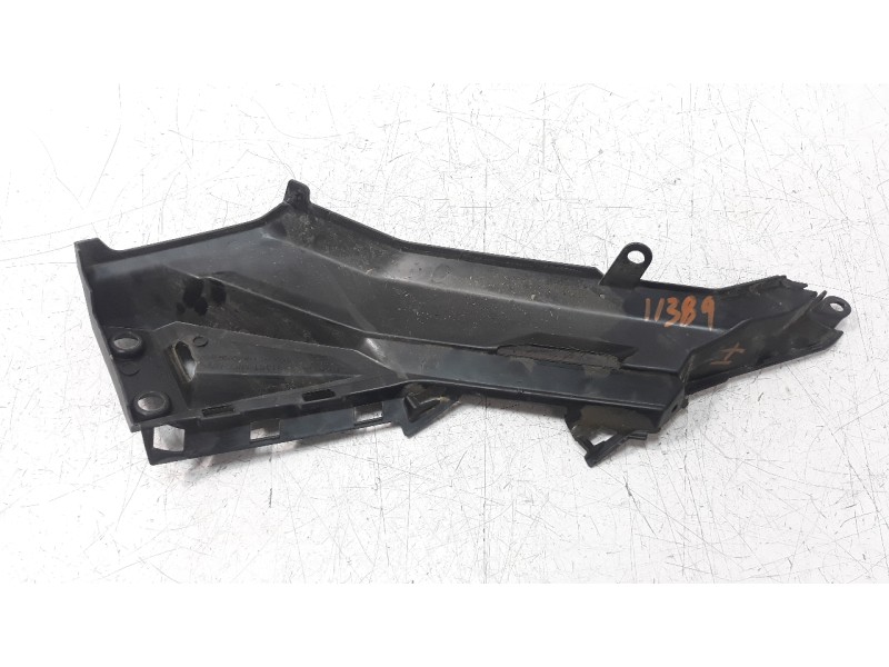 Recambio de moldura para honda x-adv referencia OEM IAM 81361MKTD00  