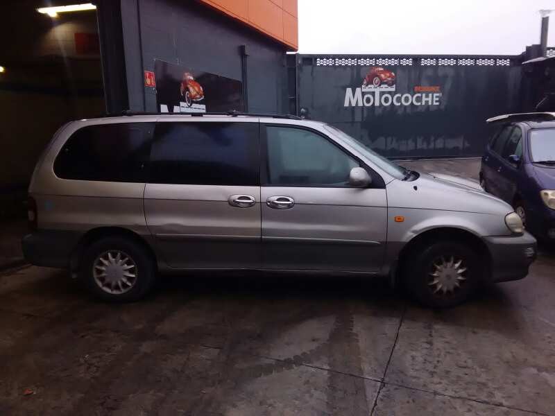 kia carnival del año 2000