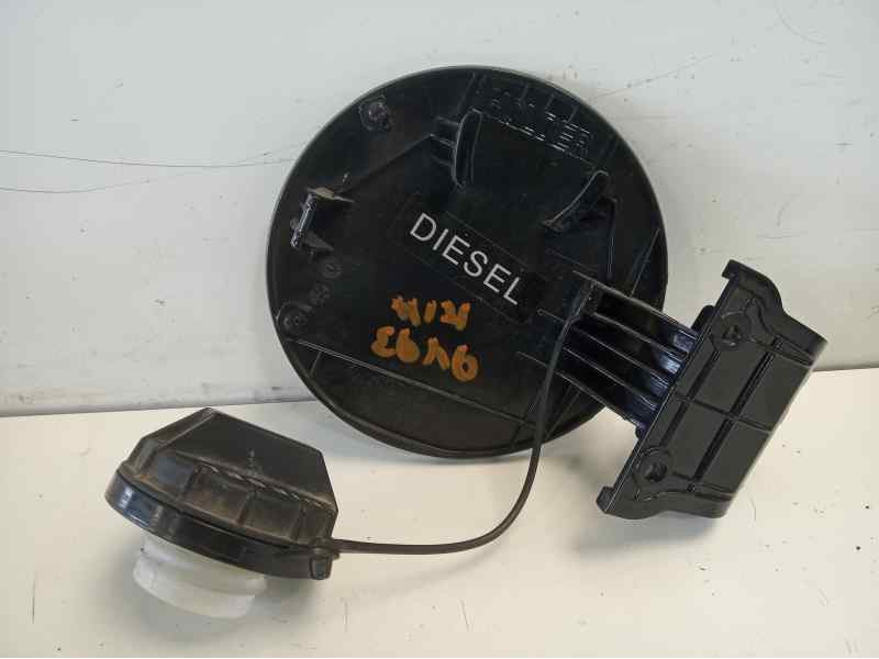 Recambio de tapa exterior combustible para kia sportage 1.7 crdi cat referencia OEM IAM 695103W000  