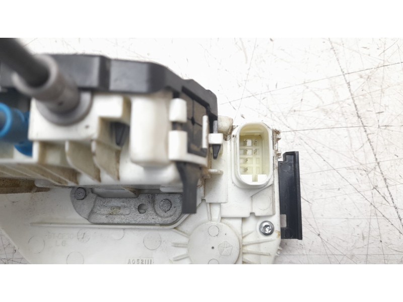 Recambio de cerradura puerta delantera izquierda para jeep compass ii longitude 4x2 referencia OEM IAM 68211097AC  