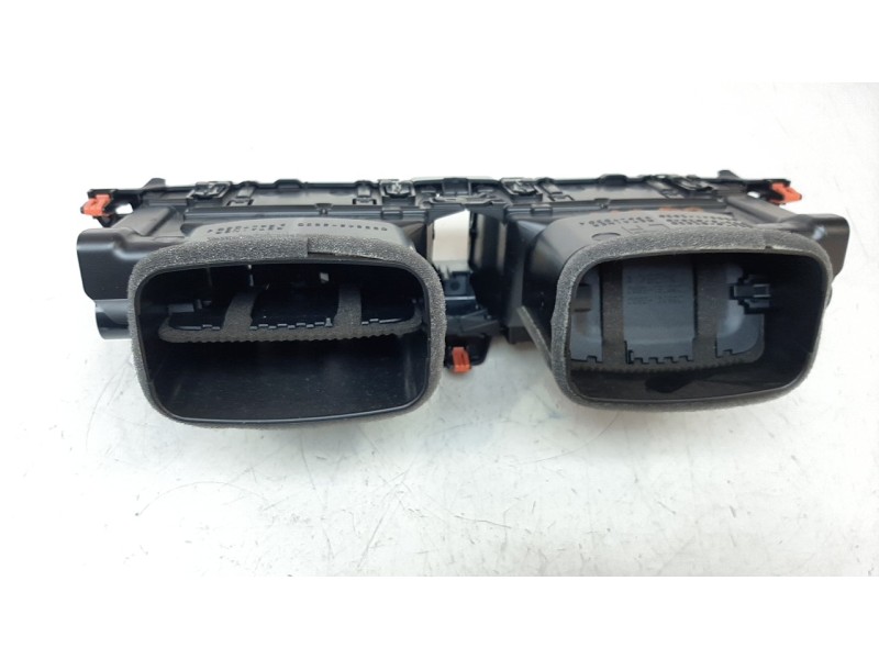Recambio de rejilla aireadora para toyota corolla (e21) referencia OEM IAM 5567002830  