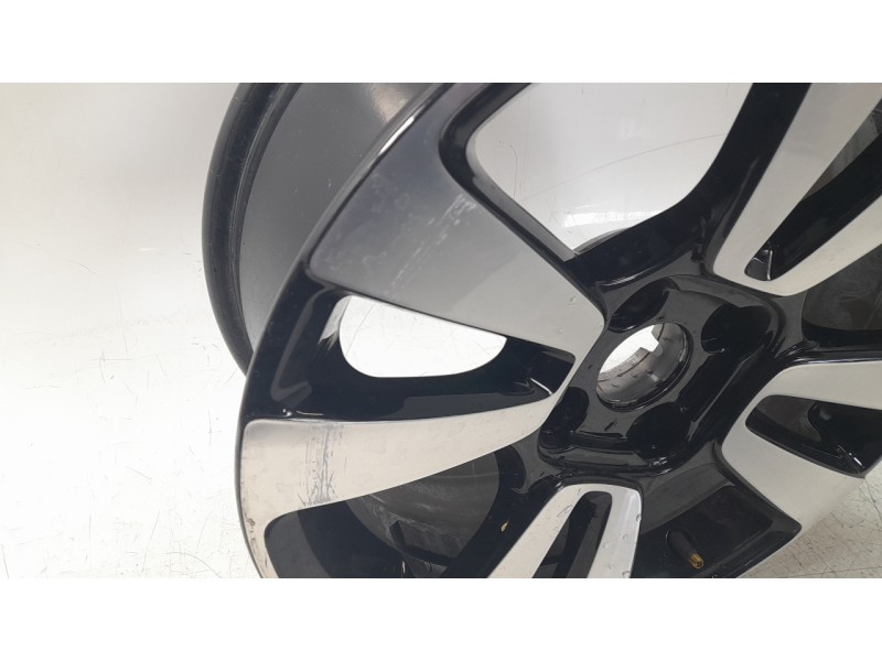 Recambio de llanta para citroen c3 aircross feel referencia OEM IAM YQ00187680  